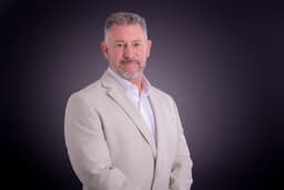 Dr. Alejandro Bochm-Cabañas, DC